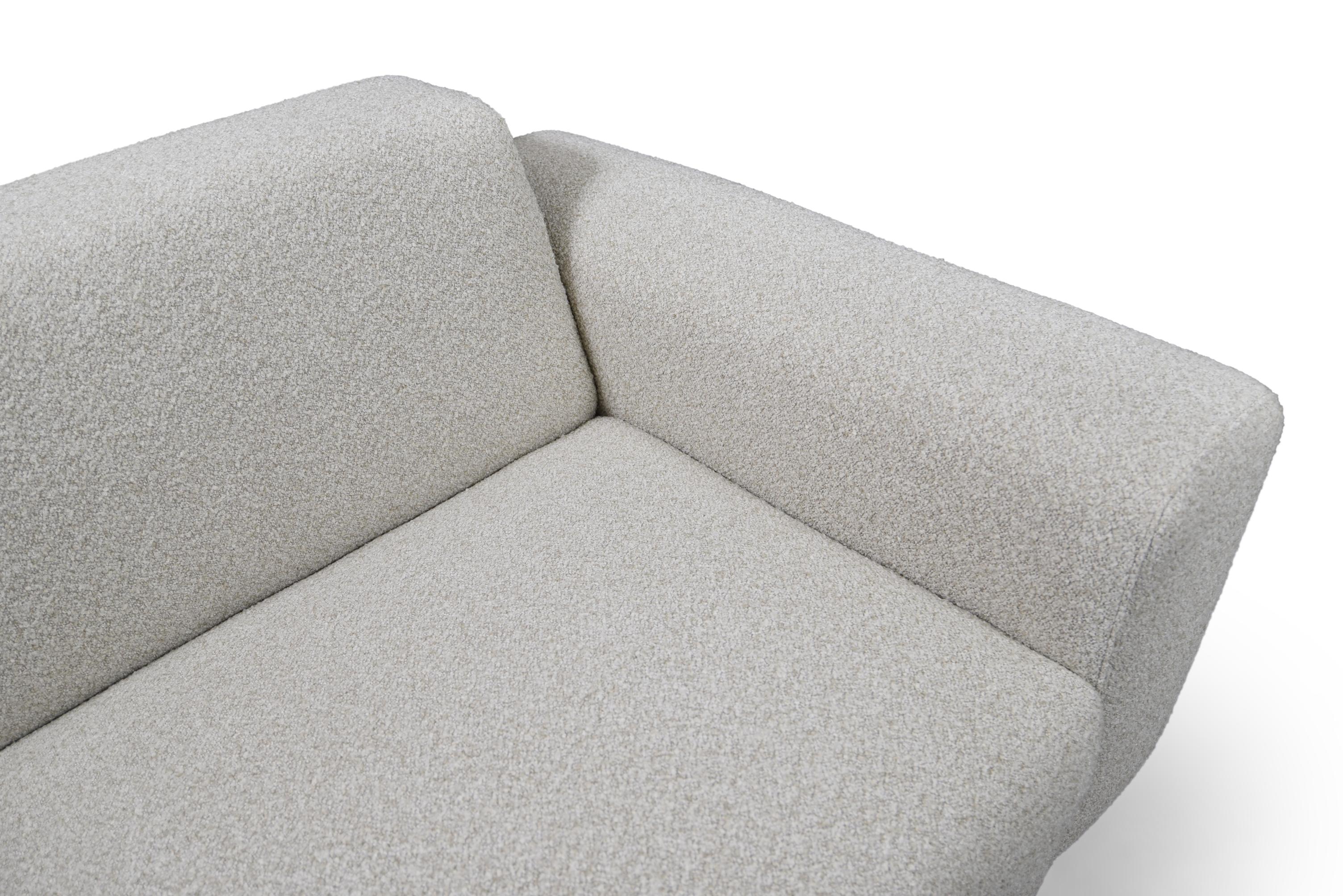 SOFA JUDY