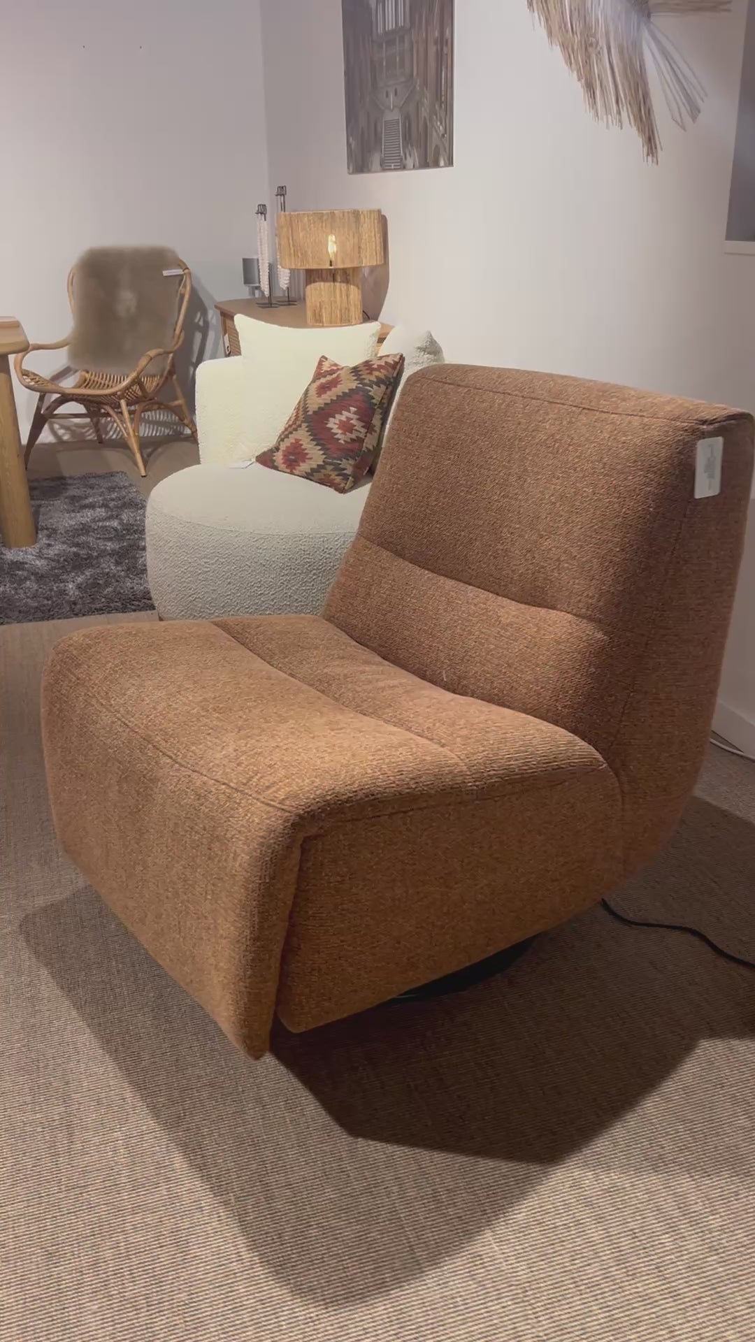 Laad video: SWIVEL RELAX TOLEDO